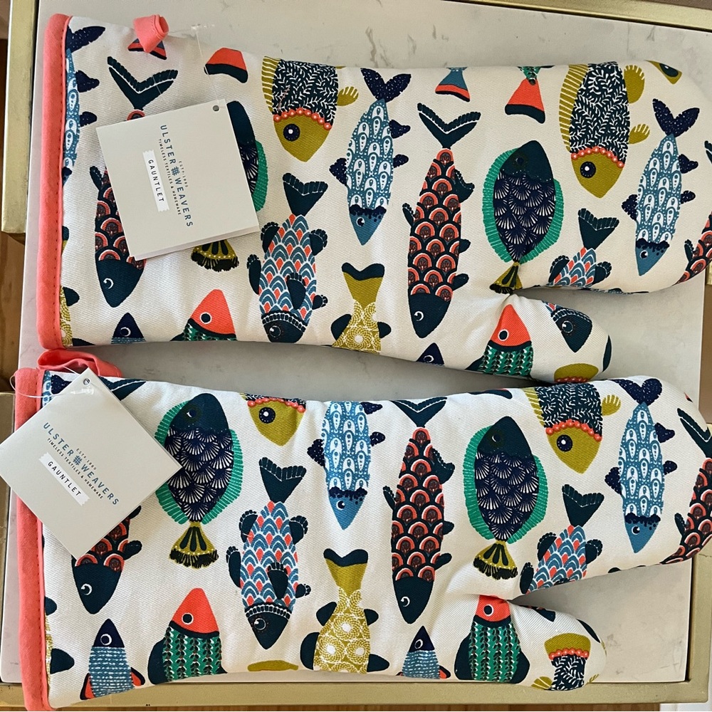 Ulster Weavers Fish Pattern Oven Mitts NWT